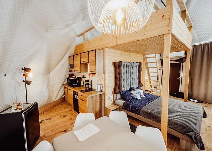 Karkonoski Glamping * Lomnica (Jelenia Gora)