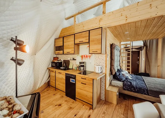 Karkonoski Glamping * Lomnica (Jelenia Gora)